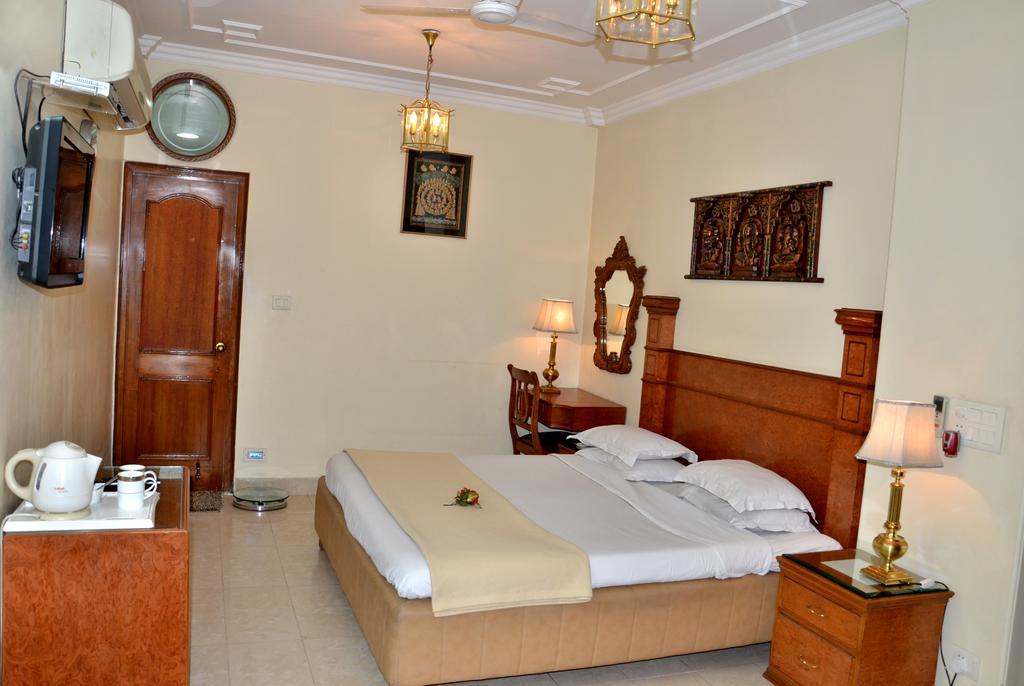 Bajaj Indian Home Stay New Delhi Bilik gambar